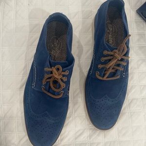 Sperry blue shoes